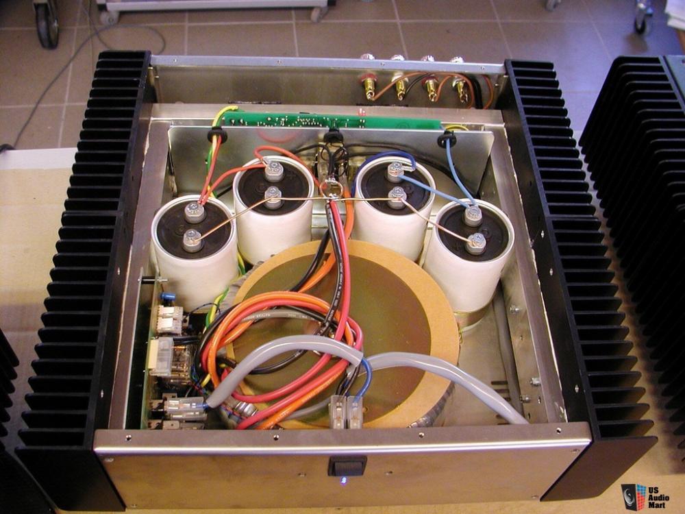 925034-musiklab-ultimate-audio-m300-monoblocks-built-as-a-supercharged-gamut-m250-mkiii-by-original-gamut-e.jpg