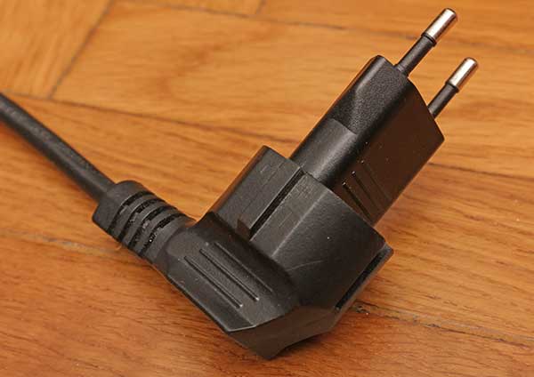 3-AC-adapter.jpg.4aa8123cfb6b22ac79ce80761d8318fe.jpg