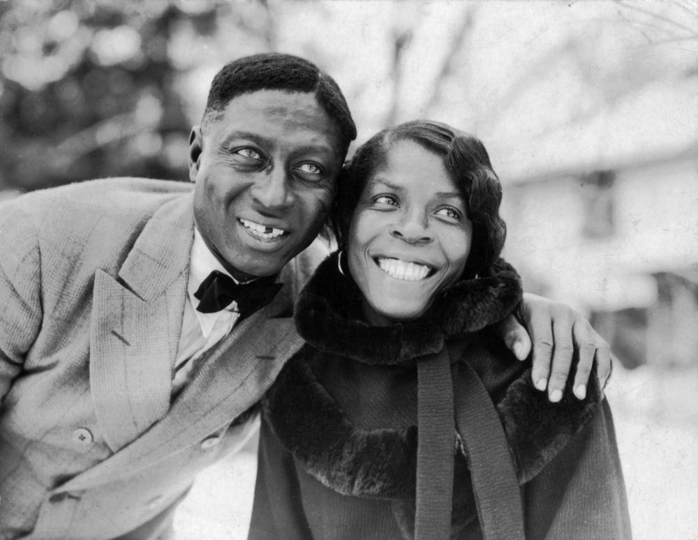 Huddie_Ledbetter_(Leadbelly)_and_Martha_Promise_Ledbetter,_Wilton,_Conn..jpg