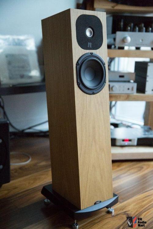 1824656-neat-motive-2-speakers.jpg