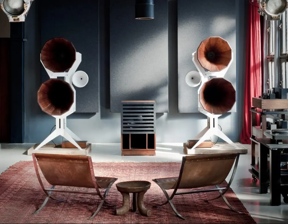 Wooden-loudspeakers-by-Oswalds-Mill-Audio-04.jpg.webp