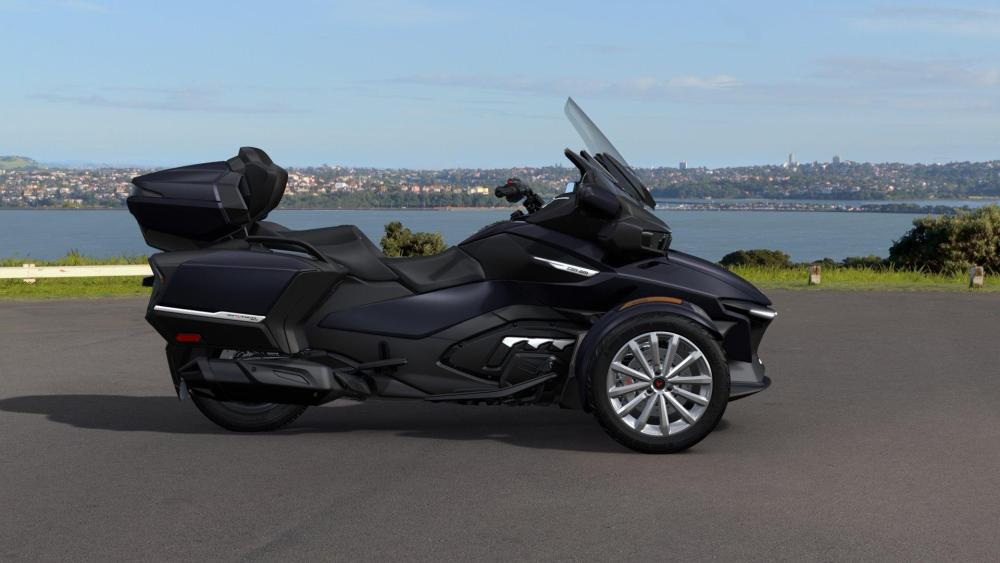 2022-Can-Am-Spyder-RT-Sea-to-Sky-5.jpg