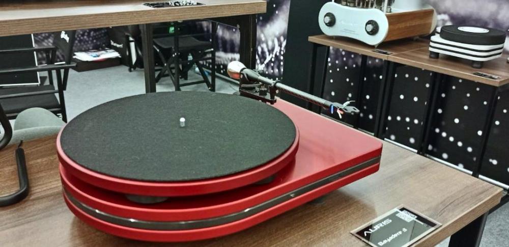 Auris_Audio_Turntable_Tonearm_hawk_bayadere_review_matej_isak_mono_and_stereo_2023_high_end_audiophile_luxury_audio_music_ - 6_edit_265345440162636.jpg